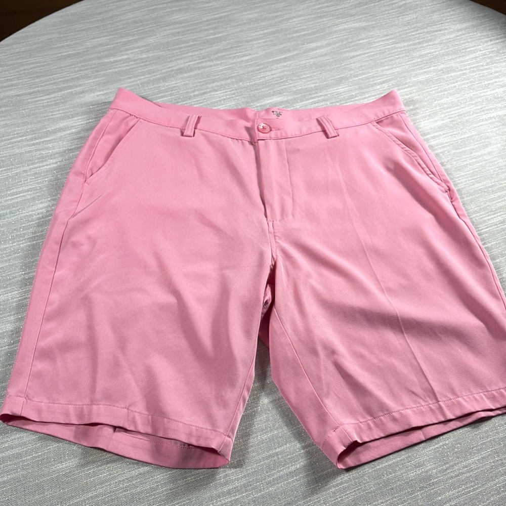 1764 Golf Signature Eagle Short Size 34 Pink for Breast Cancer Month